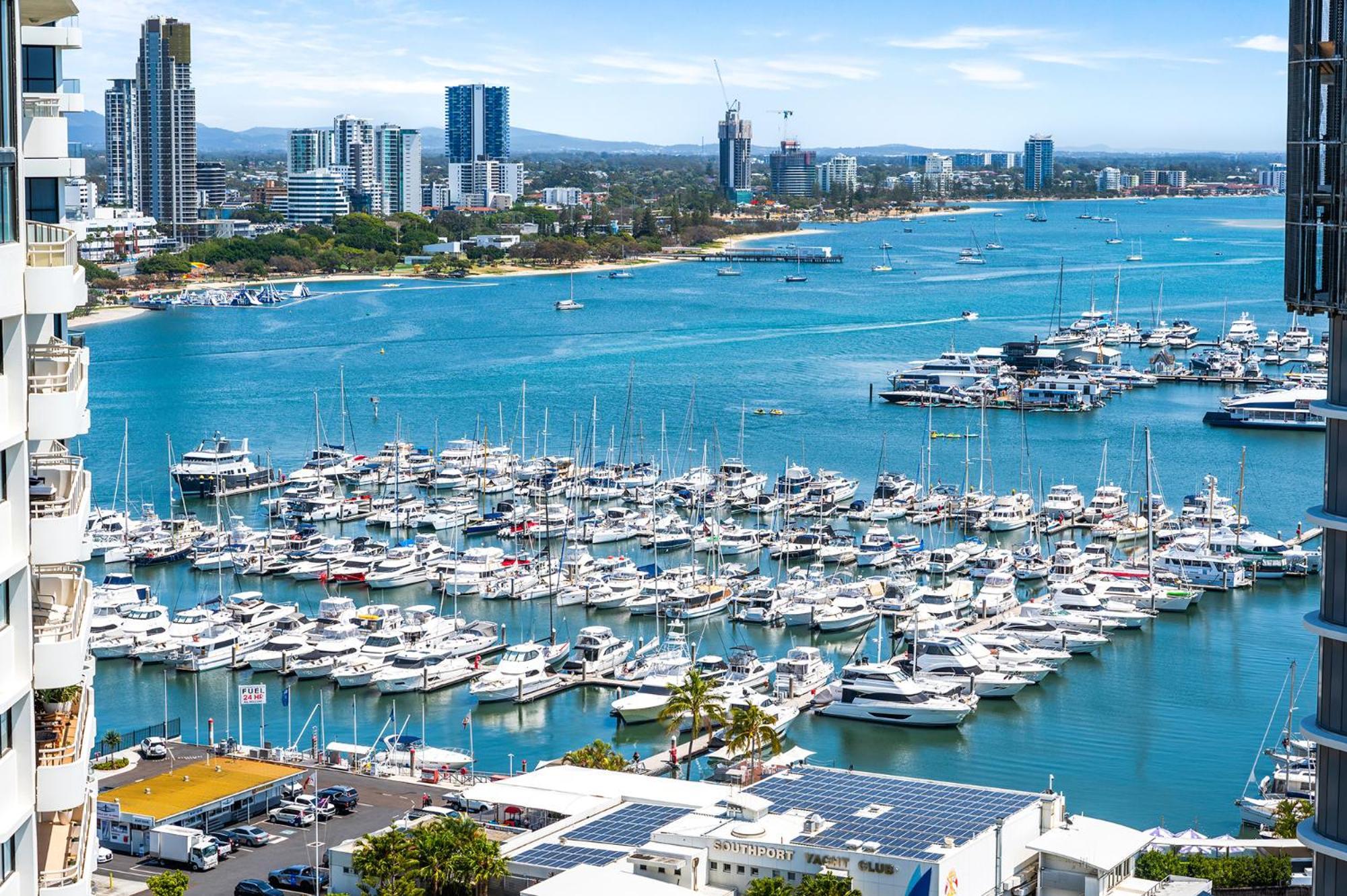 De Ville Apartments Gold Coast Exterior photo